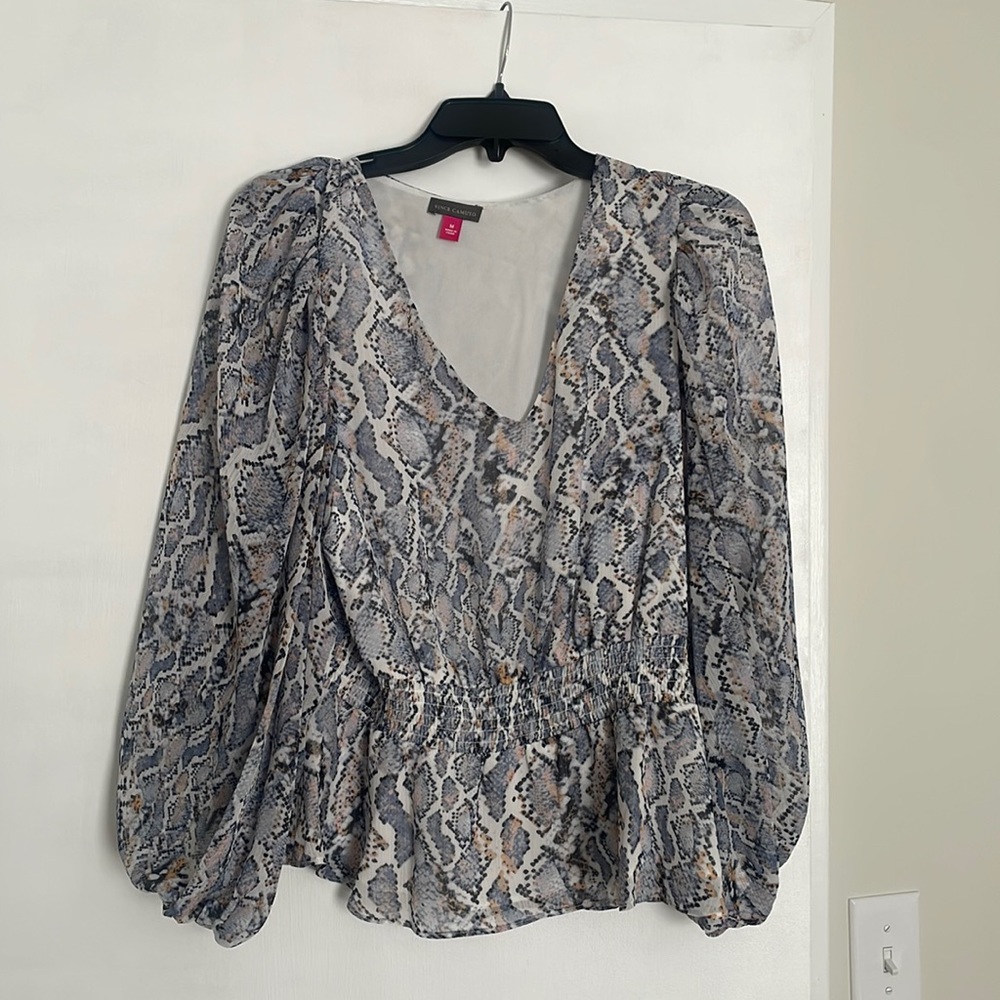 Vince Camuto women’s top